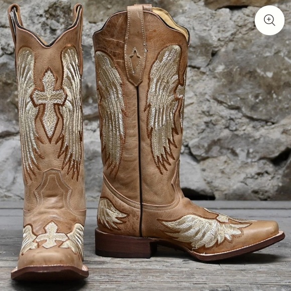 Cowtown Ladies Square Toe Boot in Orix with Wings and Cross Stitching size 9.5